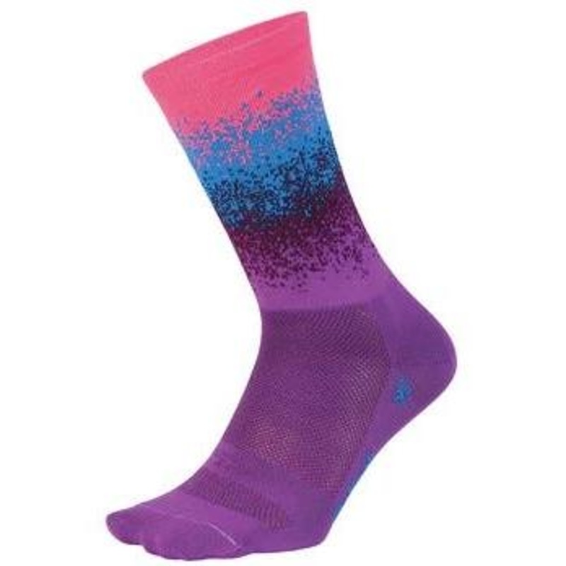 Defeet Aireator 6” Barnstormer Ombre Socks Wildberry LG