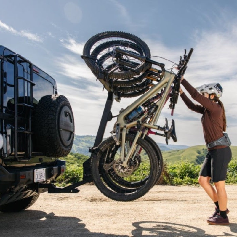 THULE ReVert Vertical Bike Car Rack (4 Bikes)